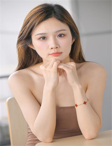 粉红女士1977年-果冻传媒睡了兄弟的妹妹主演是谁